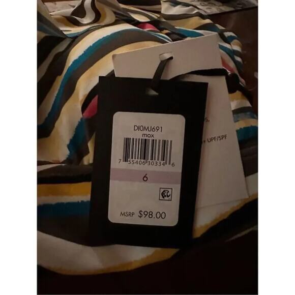 DKNY Printed Ruffled Tummy Control One Piece Swimsuit‎ US 6 - Picture 5 of 9